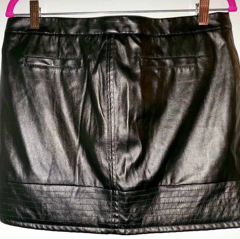 Faux leather mini skirt